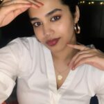 Manisha Eerabathini Instagram - #Navrathri Day 3 - I love this song ⬜️ Tag me in your stories & song out in the evening 🥰 #NavrathriSeries #Day3 Mix: #OldTownRoad x #RamtaJogi @tesherrrr