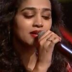Manisha Eerabathini Instagram - Had a chance to learn & perform this song with the awesome @sarathsantoshofficial for Samajavaragamana! Thought I’d share ☺️ Music: @ilayaraja_maestro sir Lyrics: @sirivennelasahithyam sir Original Singers: @therealsadhanasg @singerhariharana Band: @rakeshchary16 Styled By: @rishita.madas 👗: @snehadraksharamlabel #5YearsOfRudhramaDevi @anushkashettyofficial @ranadaggubati @gnapikaentertainments