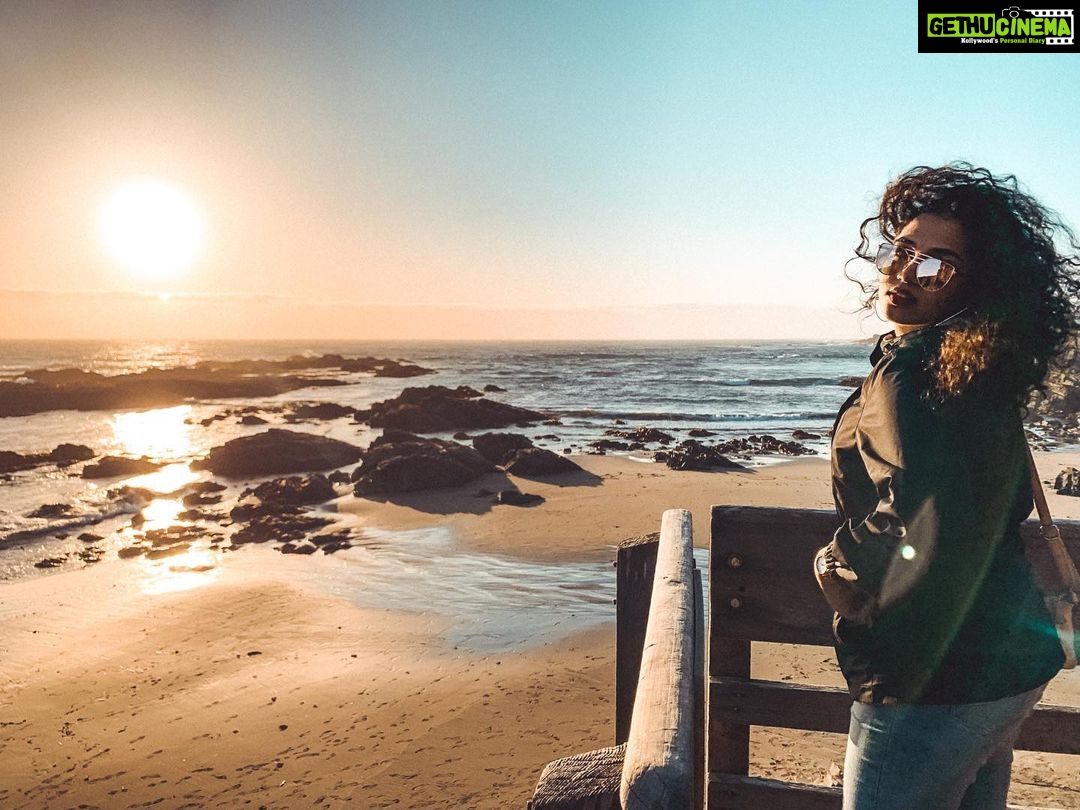 Manisha Eerabathini Instagram - The calm before the storm of coronavirus 💨😷 #ClearlyItHitMyHairAlreadyTho #BackInIndiaNowTho Mendocino, California