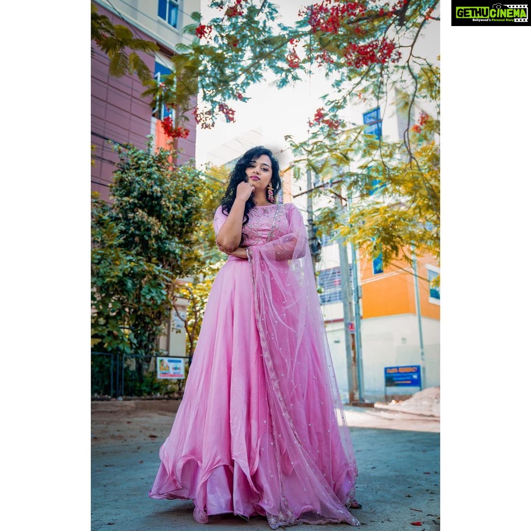 Manisha Eerabathini Instagram - A Pink Dream 💕| 👗: @lekhareddydesigns @rishita.madas 📸: @kannasrihari99 #StyledByRishita #NATS2019 #MMKLive #Throwback Dallas, Texas