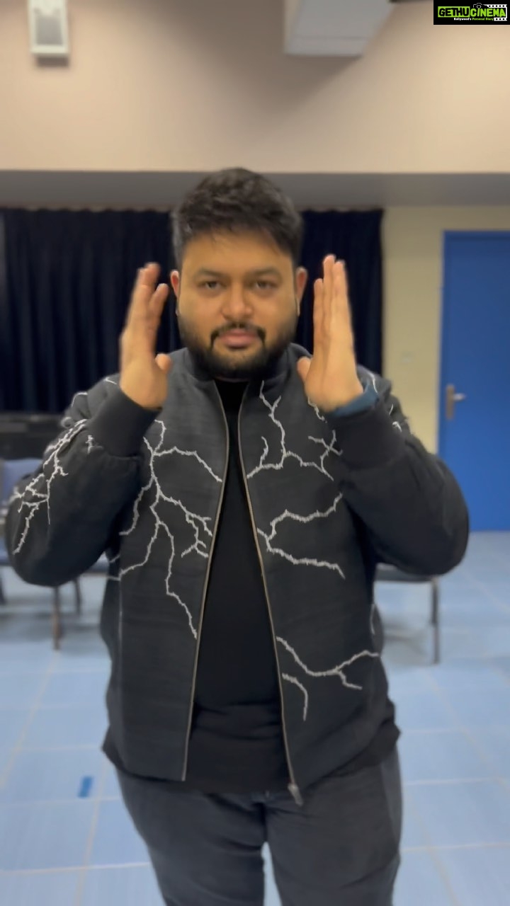 Manisha Eerabathini Instagram - Day 3 of #15DaysOf15Seconds - some pre show reel fun with @musicthaman sir 💃🏻 @srisoumyav @harika_narayan @sruthiranjani @roshini_singer @music.srikrishna @saketh_komanduri @prudhvichandrap @rj_ravali @sandilya_pisapati @rakeshchary16 @osho_venkat @vidhyasagarnagavelli Kuwait