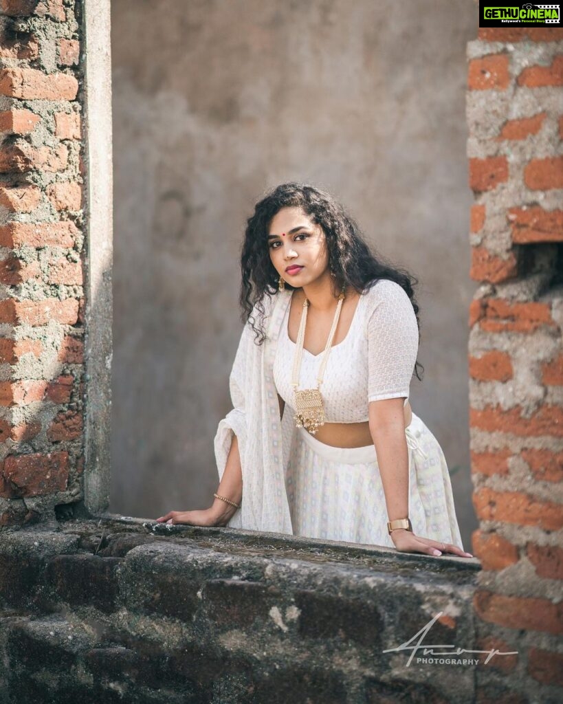 Singer Manisha Eerabathini HD Instagram Photos and Wallpapers June 2022 ...