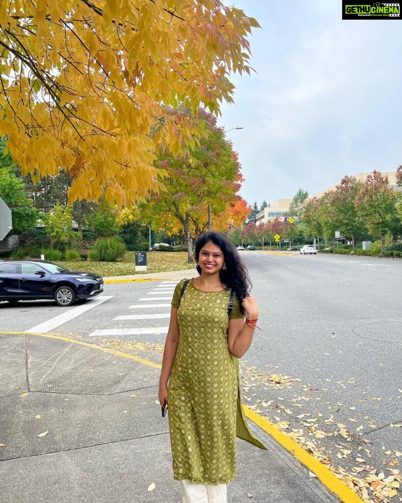 Ramya Behara Instagram - One with the nature ❤🍁 #fall #seattle #nature