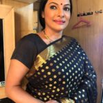 Rethika Srinivas Instagram – When the role demands !  #rethikasrinivas #rethika #shooting #saree #traditionalwear #mom