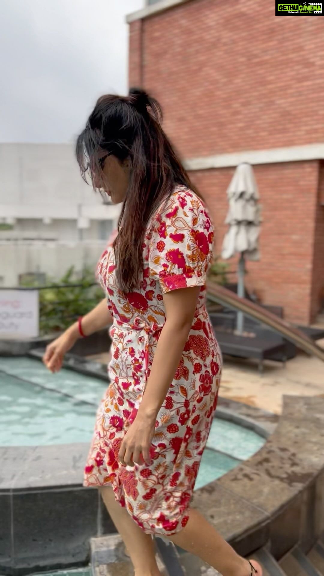Rethika Srinivas - 3.7K Likes - Beat the heat !!
#rethikasrinivas #rethika #swimming #swimmingpool #summer #beattheheat #joy #positivevibes
