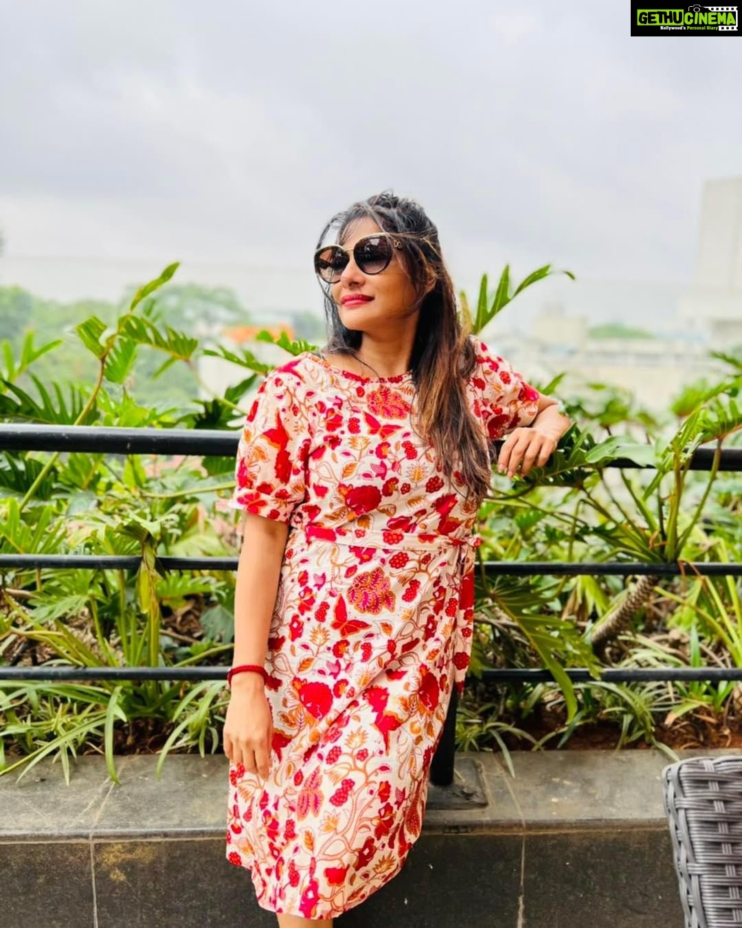 Rethika Srinivas Instagram - Beat the Summer heat !! #trueself #newphotoshoot #trending #nature #messyhair #rethikasrinivas #rethikasjustmyway #instafamily #expression #positivevibes #chennai #moodygrams #justanotherdayinwa #skincare #vintage #attitude #positivity #rethikasjustmywayfam #exclusive #timeless #instagood #instafamous #light #actress #classic #greenery #swimingpool