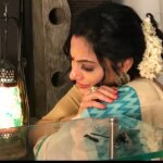 Rethika Srinivas Instagram - It is during our darkest moments that we must focus to see the light. #rethikasrinivas #lighting #beauty #saree #traditional