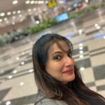 Rethika Srinivas Instagram - Travel time ! #rethikasrinivas #travel #travelphotography #airport #singapore #beauty