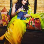 Rethika Srinivas Instagram - A book can be your best friend . #rethikasrinivas #book #friendship #novel #solitude #aloneness #happinessIn ##balcony Frame 🔥: @ 📸 Team : @flashbaack_photo @manobharath_t @dhanush_1499 @retoucher_tamil @praveenraj_cinematographer Outfit 💃 : @radzstylism @radhikaradhakrishnan28 Mua💄@dharsini_makeoverartistry Jewel : @chennai_jazz