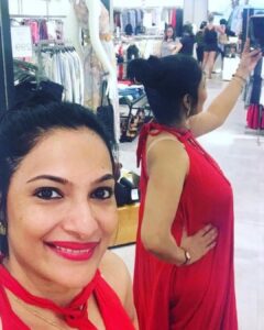 Rethika Srinivas Instagram - Mirror Mirror on the wall ...!! #rethikasrinivas #rethikasjustmyway #mirrorselfie