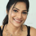 Rethika Srinivas Instagram – Leave a little sparkle everywhere you go✨

#rethika #trending #smile #nofilter #rethikasrinivas #instafamily #expression #positivevibes #chennai #moodygrams #justanotherdayinwa #skincare #messyhair #attitude #positivity #skin #exclusive #timeless #instagood #instafamous #smokeyeyes #actress #selflove #closeup #black