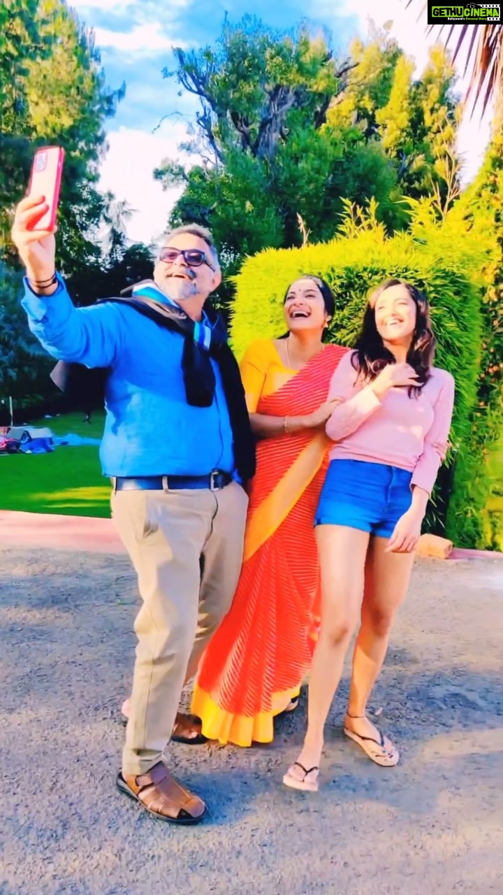 Rethika Srinivas Instagram - Fun blooper while trying to make the trending reel ๐
#rethika #workisfun #ontheset #trending #bts #viral #rethikasrinivas #serene #reels #expression #instareels #chennai #moodygrams #justanotherdayinwa #reelitfeelit #spot #attitude #positivity #rethikasjustmywayfam #exclusive #timeless #instagood #instafamous #shoot #actress #fun