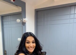 Rethika Srinivas Instagram - Late to the trend because my dress just got pockets 😉 ——— #waitforit #ithaspockets #trending #closeup #viral #rethikasrinivas #serene #reels #expression #instareels #chennai #moodygrams #justanotherdayinwa #reelitfeelit #goodpart #attitude #positivity #rethikasjustmywayfam #exclusive #timeless #instagood #instafamous #food #actress #fun #staypositive #black #team #bright #pockets