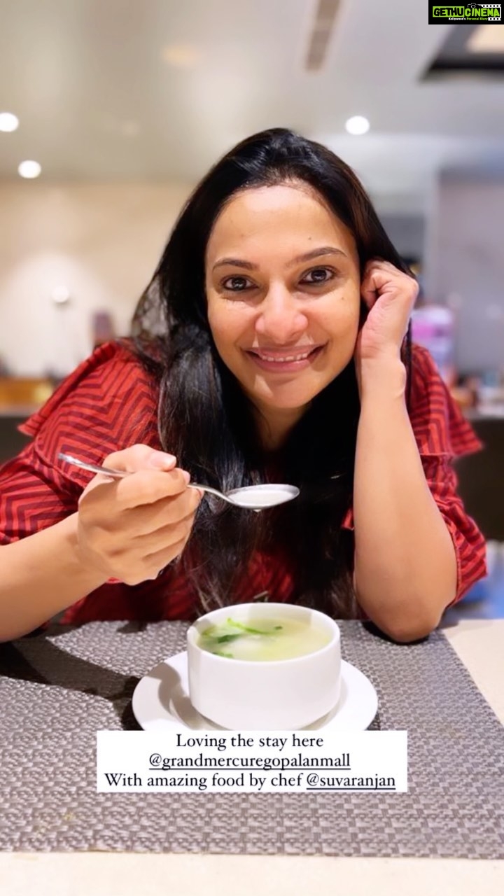 Rethika Srinivas Instagram - Took a break with family and had such a good time at @grandmercuregopalanmall some pretty spa time at @tattva_spa and full time supply of healthy food by chef @suvaranjan ✨ ——— #pampering #stay #trending #closeup #viral #rethikasrinivas #serene #reels #expression #instareels #chennai #moodygrams #justanotherdayinwa #reelitfeelit #goodpart #attitude #positivity #rethikasjustmywayfam #exclusive #timeless #instagood #instafamous #food #actress #fun #staypositive #black #team #bright #inthemiddle