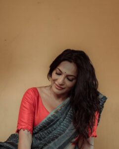 Rethika Srinivas Instagram - Live quietly in the moment and see the beauty of all before you. 

#recentphotoshoot ✨

Photo @nvn_photography446 
Edit @rasvik_m 
Styled by @styleupramyasekar @ramya_sekar_design_studio @velvetstories_ 
Hair and Make up @nirmala.jansi 
Location @casuarina_bay 

———
#eyes #newphotoshoot #trending #closeup #wood #rethikasrinivas #rethikasjustmyway #instafamily #expression #positivevibes #chennai #moodygrams #justanotherdayinwa #skincare #messyhair #attitude #positivity #blue #exclusive #timeless #instagood #instafamous #red #actress #staysafe #staypositive #selflove #indigo #eyes