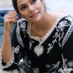 Rethika Srinivas Instagram - Shut up 🤫👻 #recentphotoshoot Photo @varuun.jpg Makeup @makeupbysaineethz Hair @makeupwithlekha ——— #hookstep #newphotoshoot #trending #water #viral #rethikasrinivas #serene #reels #expression #instareels #chennai #moodygrams #justanotherdayinwa #reelitfeelit #waves #attitude #positivity #rethikasjustmywayfam #exclusive #timeless #instagood #instafamous #dance #actress #fun #staypositive #black #team #pool