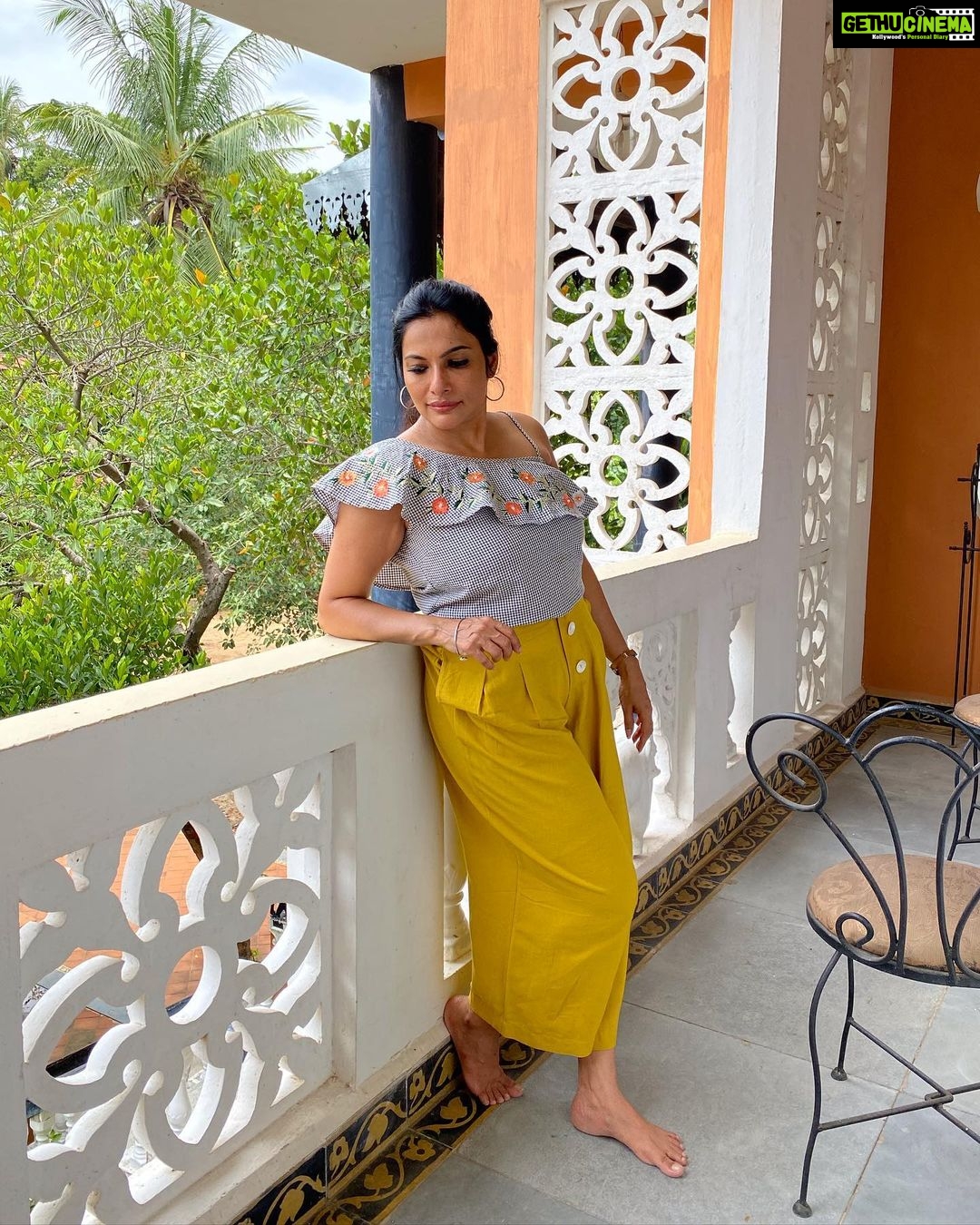 Rethika Srinivas - 4.6K Likes - Living life in the warmest shades of yellows 🌻
Photo by @iamanaditya
Hairstylist @mayura_makeup_studio
Beautiful Location @indeco_swamimalai
Location contact 094444 10395
#indecoswamimalai #newphotoshoot #trending #swing #blue #rethikasrinivas #rethikasjustmyway #instafamily #expression #positivevibes #chennai #moodygrams #justanotherdayinwa #skincare #yellow #balcony #positivity #rethikasjustmywayfam #exclusive #timeless #instagood #instafamous #swamimalai #actress #staysafe #staypositive