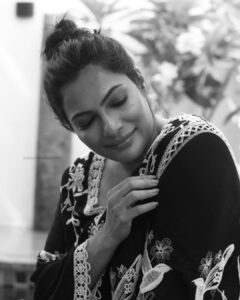 Rethika Srinivas Instagram - The best and most beautiful things in the world cannot be seen or even touched – they must be felt with the heart 🤍✨

#recentphotoshoot 

Photo @varuun.jpg 
Makeup @makeupbysaineethz 
Hair @makeupwithlekha 

———
#rethika #newphotoshoot #trending #smile #nofilter #rethikasrinivas #rethikasjustmyway #instafamily #expression #positivevibes #chennai #moodygrams #justanotherdayinwa #skincare #messyhair #attitude #positivity #skin #exclusive #timeless #instagood #instafamous #smokeyeyes #actress #staysafe #staypositive #selflove #closeup #black