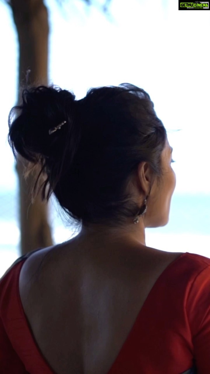 Rethika Srinivas - 22.5K Likes - Thooriga ✨
#messybun #newphotoshoot #trending #closeup #viral #rethikasrinivas #serene #reels #expression #instareels #chennai #moodygrams #justanotherdayinwa #reelitfeelit #waves #attitude #positivity #rethikasjustmywayfam #exclusive #timeless #instagood #instafamous #dance #actress #fun #staypositive #black #team #bright #inthemiddle