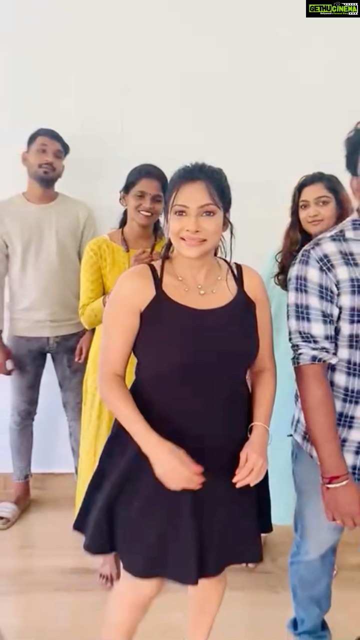 Rethika Srinivas - 18.5K Likes - Grooving to the latest trend in between the shoot with @varuun.jpg @saineethz10 @makeupwithlekha 🌻✨
———
#hookstep #newphotoshoot #trending #closeup #viral #rethikasrinivas #serene #reels #expression #instareels #chennai #moodygrams #justanotherdayinwa #reelitfeelit #waves #attitude #positivity #rethikasjustmywayfam #exclusive #timeless #instagood #instafamous #dance #actress #fun #staypositive #black #team #bright #inthemiddle