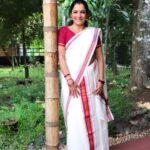 Rethika Srinivas Instagram - Happy Onam! Onam Ashamsakal ✨ #instareels #onam #onamsaree #onam2021 #white #malayalam #onamashamsakal #feelitreelit #reels #trending #auspicious #august #festivewear #kerala #festivevibes #celebration #morning #family #love #positivevibes #spreadlove #spreadpositivity