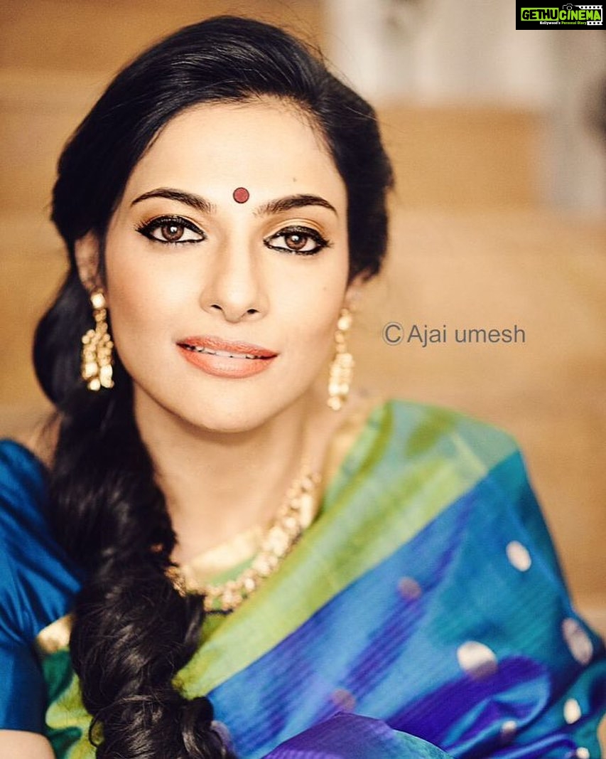 Rethika Srinivas Instagram - Have a prosperous Varamahalakshmi Vratha. Goddess Lakshmi will fill your life with health, wealth and freedom. Let this Varamahalakshmi Vratha bring everything festive just for you ✨ #varamahalakshmi #festival #auspicious #godess #lakshmi #rethika #prosperity #rethikasrinivas #goodvibes #positivity #blessings #august #vrath #wealth #abundance #joy #celebration