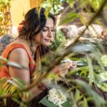 Rethika Srinivas Instagram – Finding a thing called love as I string my favourite malli poo in my secret little garden 🥰✨

#recentphotoshoot 

Photo @nvn_photography446 
Styled by @styleupramyasekar @ramya_sekar_design_studio @velvetstories_ 
Hair and Make up @nirmala.jansi 
Location @casuarina_bay 

———
#eyes #newphotoshoot #trending #closeup #brown #rethikasrinivas #rethikasjustmyway #instafamily #expression #positivevibes #chennai #moodygrams #justanotherdayinwa #skincare #red #attitude #positivity #rethikasjustmywayfam #exclusive #timeless #instagood #instafamous #lockdown #actress #staysafe #staypositive #anklets #traditional #poo Casuarina Bay