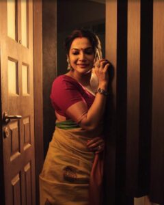 Rethika Srinivas Instagram - My love for cotton saree is never ending ♥️
#recentphotoshoot 

Photo @sheimour69 @sheimourcapture @sheimour 
Hair and Make up @makemeupbyjanani 

———
#eyes #newphotoshoot #trending #closeup #brown #rethikasrinivas #rethikasjustmyway #instafamily #expression #positivevibes #chennai #moodygrams #justanotherdayinwa #cottonsarees #red #attitude #positivity #rethikasjustmywayfam #exclusive #timeless #instagood #instafamous #lockdown #actress #staysafe #staypositive