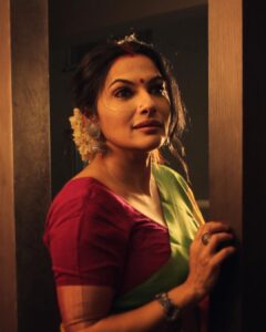 Rethika Srinivas Instagram - Elegance is the only beauty that never fades.. 

#recentphotoshoot 

Photo @sheimour69 @sheimourcapture @sheimour 
Hair and Make up @makemeupbyjanani 

———
#eyes #newphotoshoot #trending #closeup #brown #rethikasrinivas #rethikasjustmyway #instafamily #expression #positivevibes #chennai #moodygrams #justanotherdayinwa #skincare #red #attitude #positivity #rethikasjustmywayfam #exclusive #timeless #instagood #instafamous #lockdown #actress #staysafe #staypositive