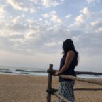 Rethika Srinivas Instagram – Enjoying this beautiful sunrise ✨

#sunrise #sea #mud #rethikasrinivas #randomclick #nofilter