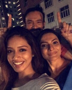 Rethika Srinivas Instagram - Tik tik tik celebrates it’s third year and is proud of being the first space science fiction action film. I am happy to have been a part this lovely team. Thanks to @shaktisoundarrajan for choosing me. It was lovely working with the team, the director, @jayamravi_official and @immancomposer .. 
Sharing my special moments with you ✨

#3yearsoftiktiktik #rethikasrinivas #memories #team #worklife #success