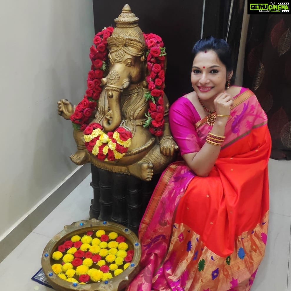 Rethika Srinivas Instagram - https://youtu.be/xT9YFHIdPr4 Loved celebrating my Vinayaka Chathurthi with u guys in .., Rethikas just my way