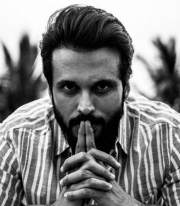 Aadarsh Balakrishna Instagram - There's a secret law. When the Pendulum is going to the left, it appears to be going to the left. But it's only gaining momentum to go to the right. And vice versa. So what appears is not the whole. When things are not going your way, you know it's not far from where you ought to be. 
#weekendgyan #BlackAndWhite 
P.C @pranav.foto