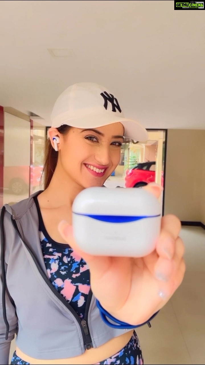 Aalisha Panwar Instagram - Embrace the essence of limitless style, functionality and crystal clear music with honeybud⌚🎶🎵️ Get ready to experience the Ultimate World of StyleTech✨ Now, you can also get your hands & ears on them. 👇🏻 All you have to do is follow @honeybud.official and participate in their massive 100 smartwatches and earbuds giveaway contest.💥💥 You can also use my code Aalisha15 to get additional 15% off on existing discount available on www.honeybud.in (official website). So,What are you waiting for? Hurry up 😃 Start Your Honeybud Experience. Special thanks @platformcreatorsentertainment #honeybud #reels #instagram #instagood #instareel #honeybudaudio #stylishinhoneybud #workoutwithhoneybud #playpods #instareels #fashion #design #foryou #brand #smartaudio