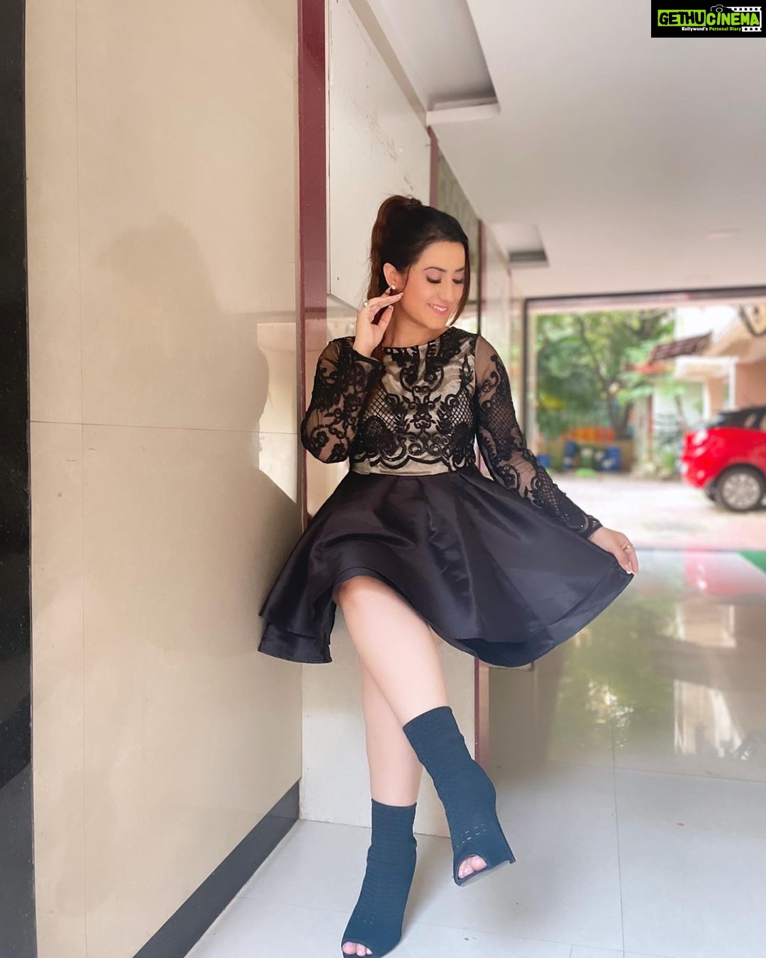 Aalisha Panwar Instagram - Black is beautiful.. ..,🖤 . . . Wearing- @swanky_couture03 Styled- @nehaadhvikmahajan