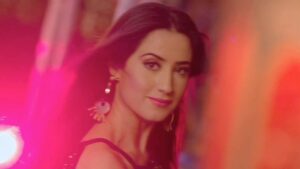 Aalisha Panwar Instagram - #fridayvibes #fridaymood #dilbar #dance #throwback #Avneet #TMIJ #ZeeTv ❤️