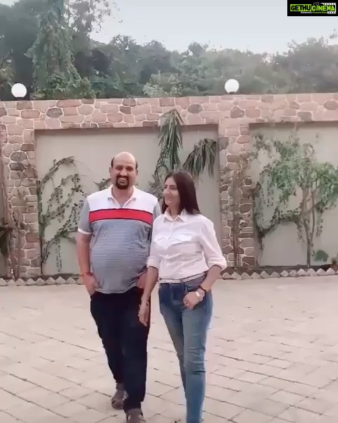 Aalisha Panwar Instagram - U guys are soo cute and awesome together.. . Love u bothhhhโฆ Happy Anniversary mamma papa.. ., @anita.panwar.3720 @_dineshpanwar_ โค๏ธ๐ฅฐ๐๐๐๐
