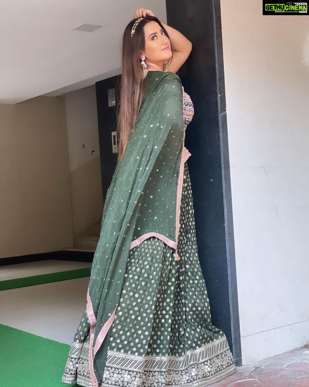 Aalisha Panwar Instagram - You were Wild once.. .. don’t let them Tame you.. ., 💚 . . . Wearing- @neerusindia Jewellery- @adan_creation_ Styling- @nehaadhvikmahajan . . #neerussantacruz #neerusindia #neerus Neeru's Santacruz