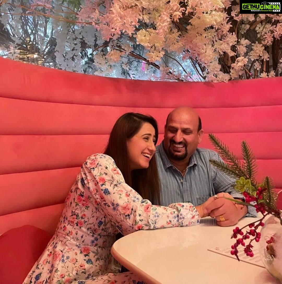 Aalisha Panwar Instagram - He’ll always be my King .. and I’ll always be his little princess 👑.. Happy Father’s Day papa .. Behind every successful girl there’s a progressive man .. for me it’s you .. Lots of love.. @_dineshpanwar_ ❤️👨👧