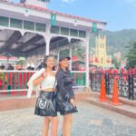Aalisha Panwar Instagram - Pahadi girls .. ..,, 💗🌄 @anita.panwar.3720 @aarohi_panwar_18 Shimla - शिमला