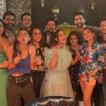 Aalisha Panwar Instagram - Well.. ., that’s us.. ..🤷‍♀️😅🥰 . . @yuvrajkochhar157 @vineetrainaofficial @nehaadhvikmahajan @adhvik_official @aslichandni @munishakhatwani @sameernthakur @hunkydory_cafebarkitchen HunkyDory - Cafe Bar & Kitchen
