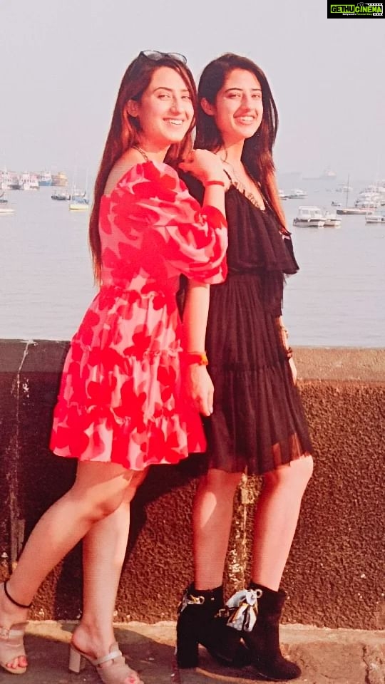 Aalisha Panwar Instagram - π Happy Birthdayyyy Didaaaa π« Wishing u all the luck nd success with the best of everything β¨ i love uuuuu π βΎοΈ Always proud of you !!! π π― π Partyyyyy hard π God bless π . . #birthdayspecial #princess #vibes #arsha π― #instagram #happymood . .