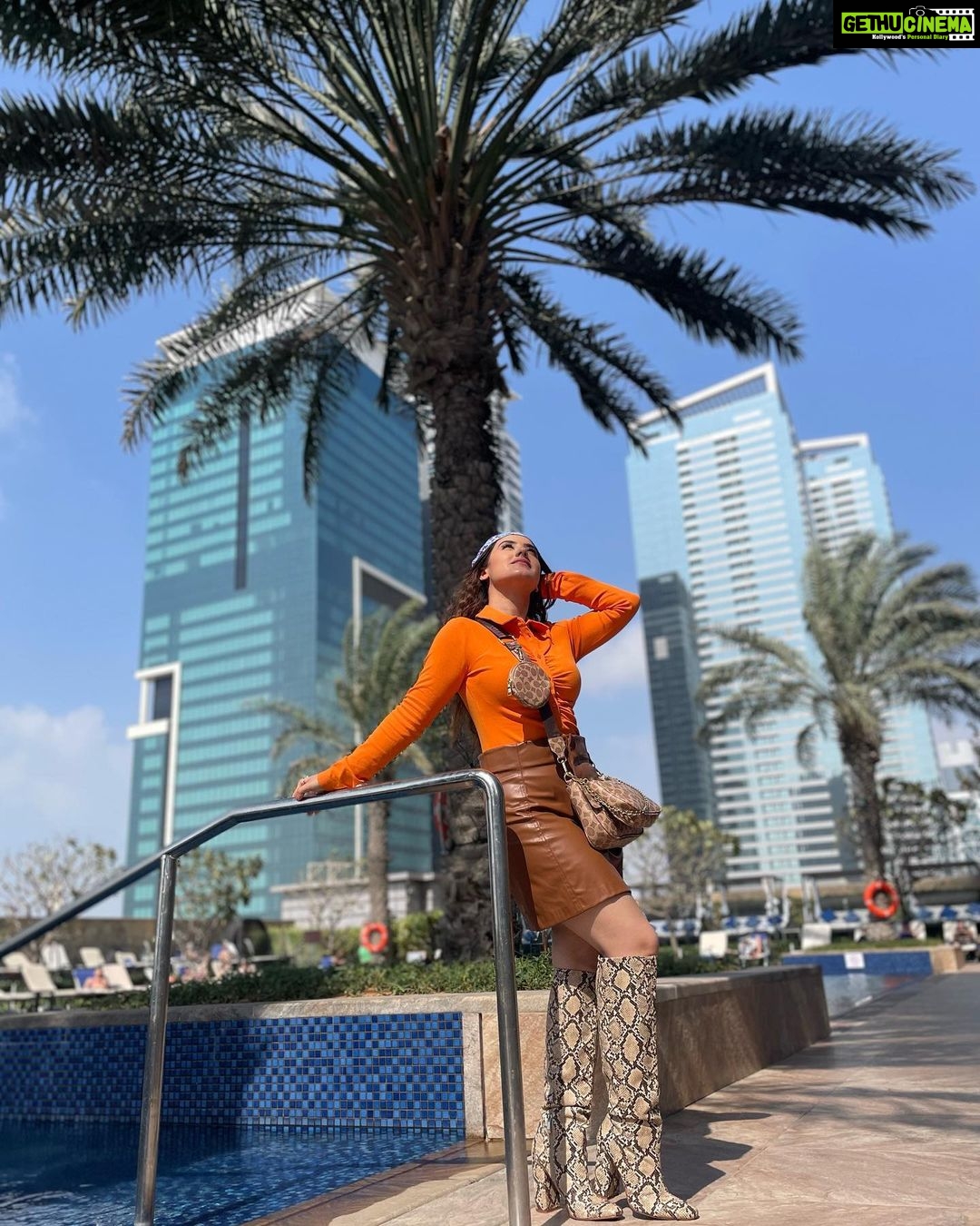 Aalisha Panwar Instagram - Let’s STOP .. Overvaluing what we’re not .. ., and Undervaluing what we really are.. .. have Mercy and give urself a Fair Chance .. .,!! 🤷♀️😉🙆♀️🧡 . . #tuesdaymotivation #positivevibes #tuesadythoughts #throwback #dubai Dubai United Arab Emirates