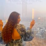 Aalisha Panwar Instagram - It keeps getting beautiful.. .. 💜👀🙆‍♀️ . . . #burjkhalifa #theatmosphere #dubai #throwback #sunset #beauty #positivevibes #love