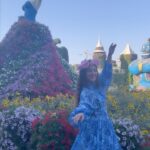 Aalisha Panwar Instagram - Still believe in magic..? I do.. ., 🪄🦄🧚‍♀️ 🤩.. Disney Princess Vibe.. ..,👸💐💖 . . World’s biggest flower garden.. #MiracleGarden #Dubai #dreamland Dubai Miracle Garden