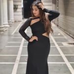 Aalisha Panwar Instagram - Any suitable caption .. .?? 🧐🤨🤷‍♀️🖤 . . . . . . . Outfit : @laxmikrishnalabel Styling : @therealmadrasi Executed : @publiquedom @ritu_m09