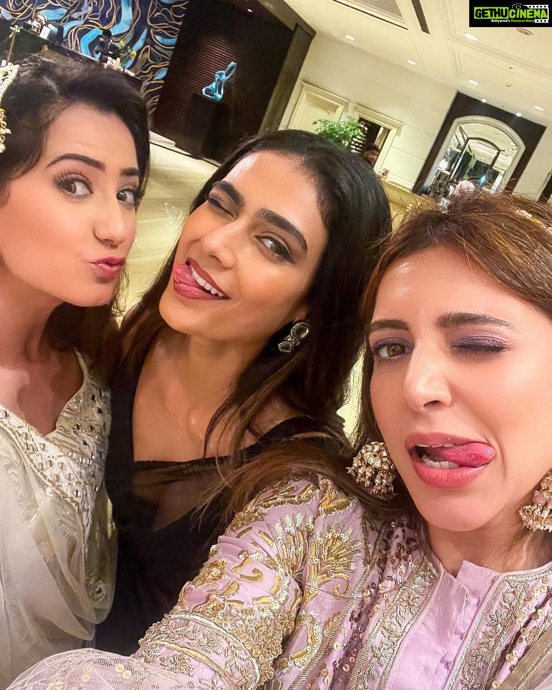 Aalisha Panwar Instagram - All About Sunday 💜