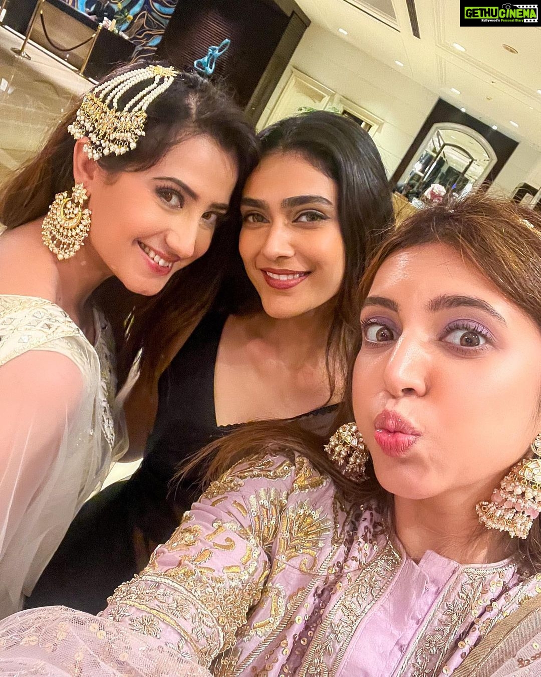 Aalisha Panwar Instagram - All About Sunday 💜