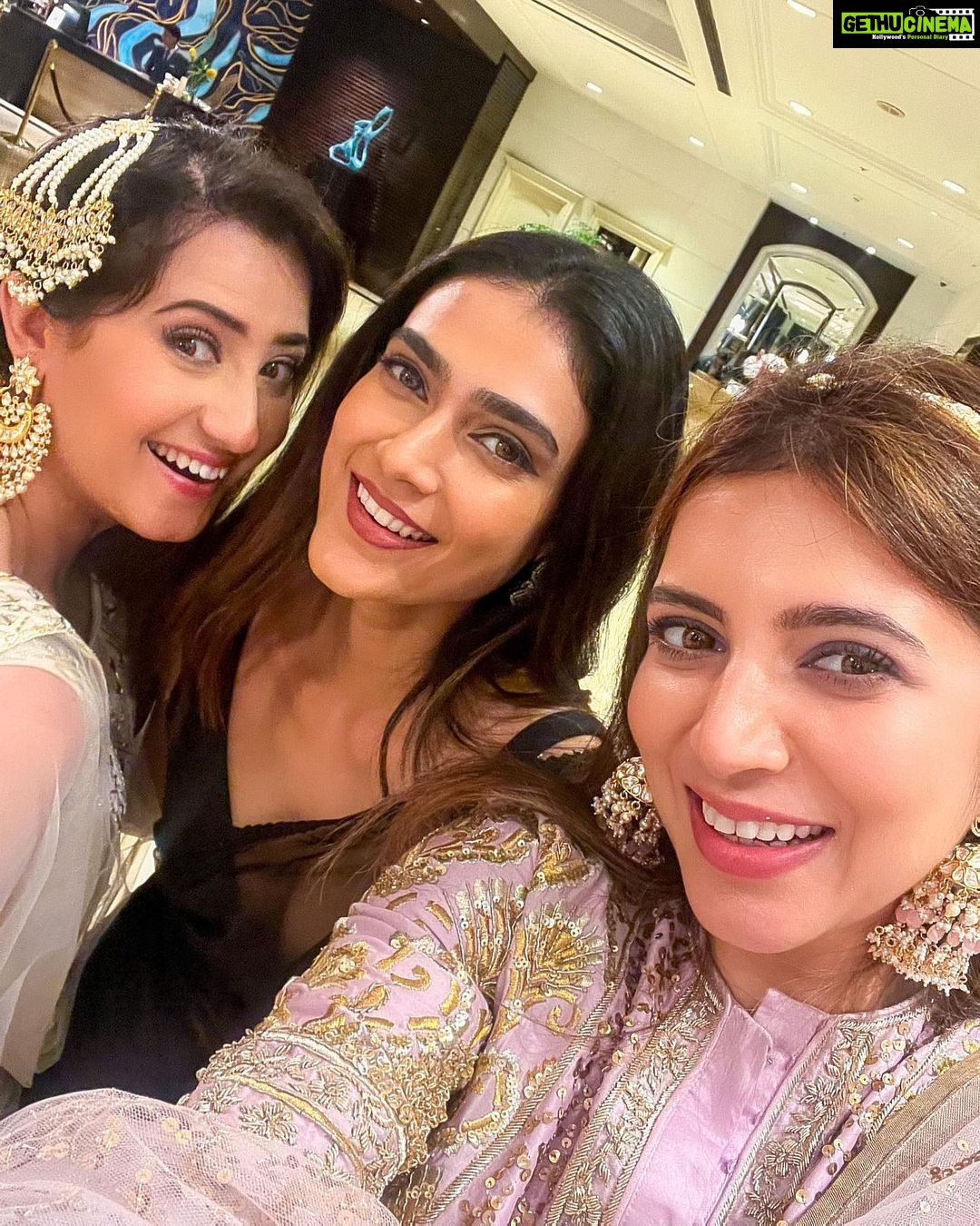 Aalisha Panwar Instagram - All About Sunday 💜