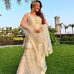 Aalisha Panwar Instagram - Iftar Party at Baba Siddique 2022.. 🤍 . . . Wearing- @neerusindia Styled- @nehaadhvikmahajan Jewellery- @the_jewel_gallery